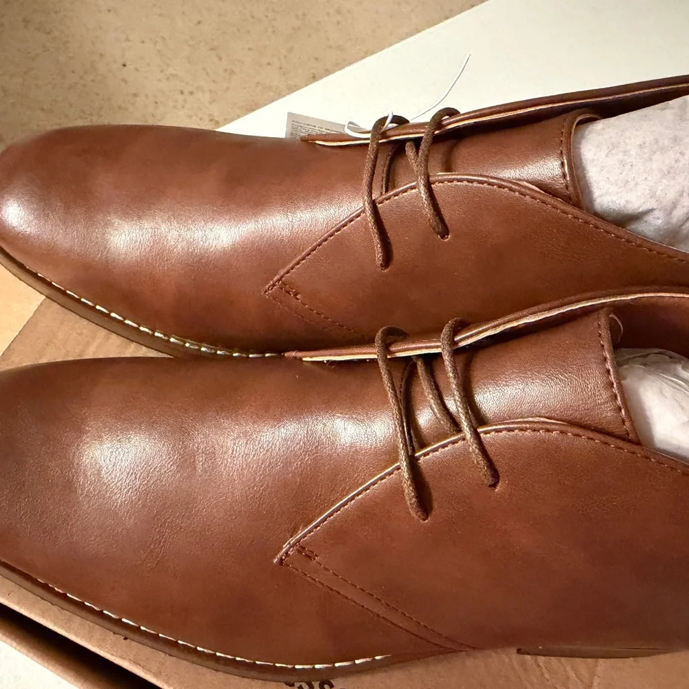 Amazon Essentials Men's Brown Chukka Boots‎ Size 10 NEW